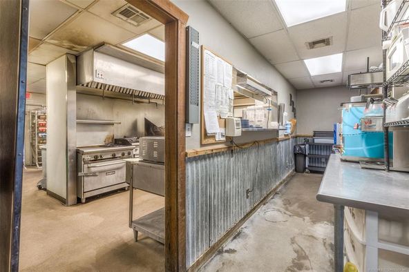 Runts BBQ: 1105 W Cherokee St, Wagoner, OK 74467